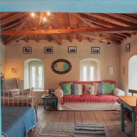 Vintage Stone-Built Country Cottage In Richea Kouloureika 외부 사진
