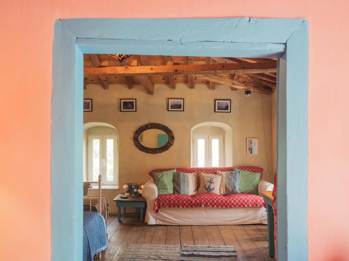 Vintage Stone-Built Country Cottage In Richea Kouloureika 외부 사진