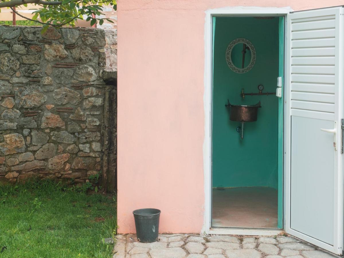Vintage Stone-Built Country Cottage In Richea Kouloureika 외부 사진