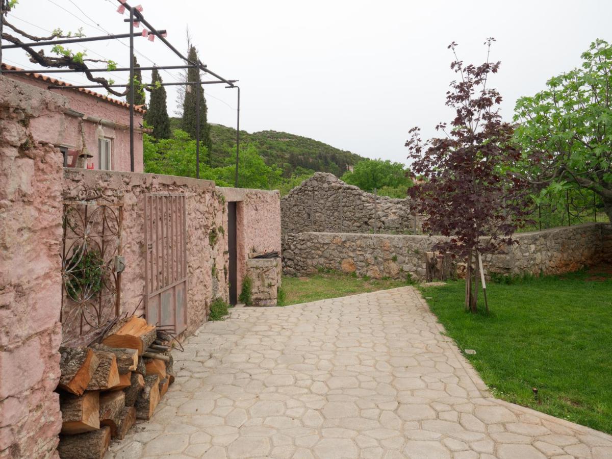 Vintage Stone-Built Country Cottage In Richea Kouloureika 외부 사진